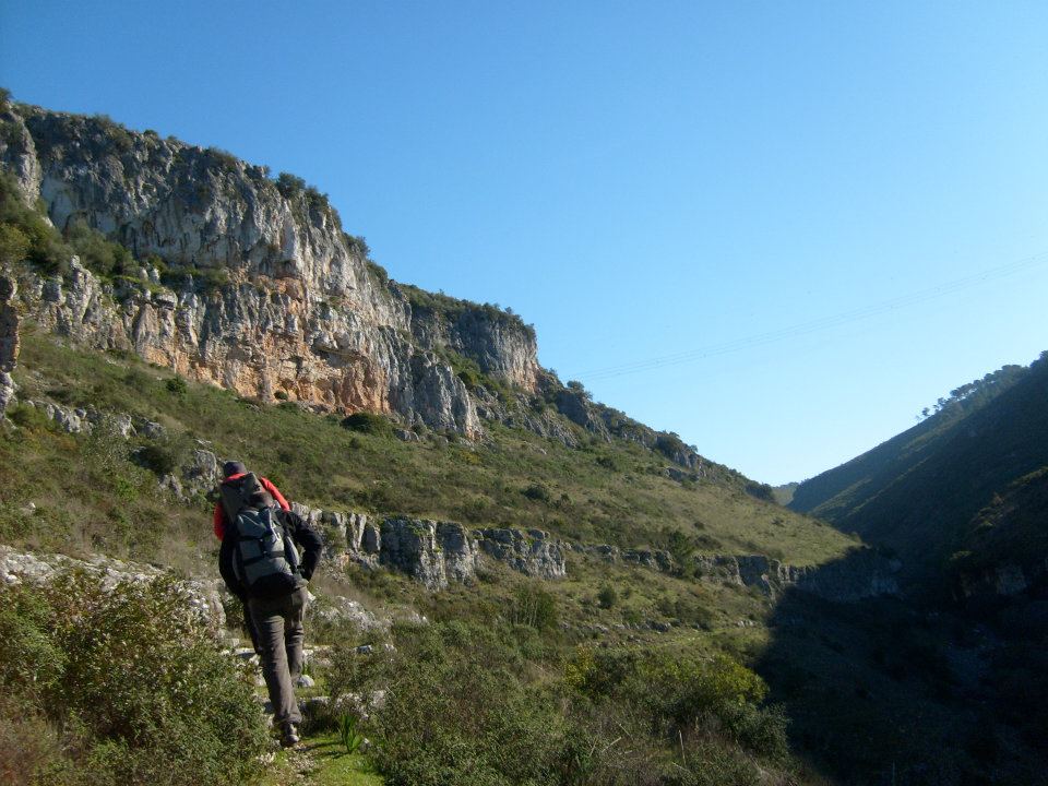 Poios 1